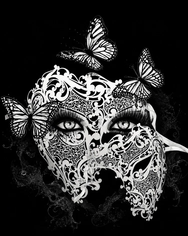 Masque de dentelle blanche sur fond noir, un regard apparaît à travers les ajours, trois papillons noir et blanc.